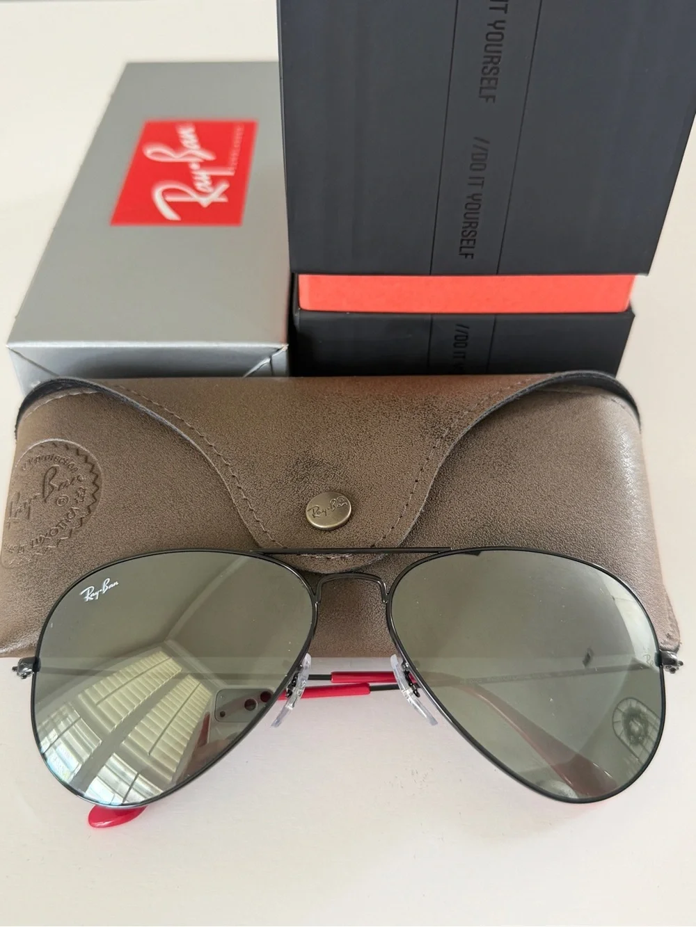 Ray-Ban Aviator Sunglasses in Black Frame with Red Temples Lens Size 58-14